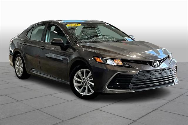 2024 toyota camry le