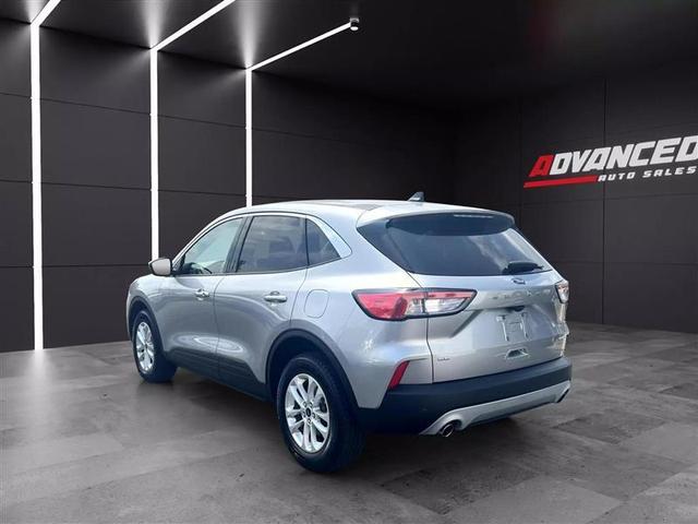 2021 ford escape se