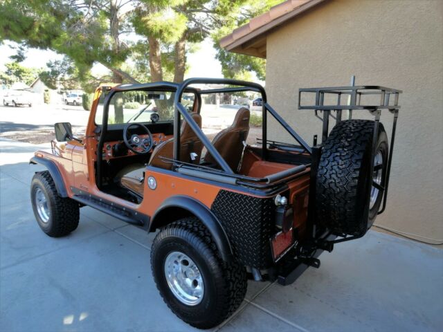 jeep cj7 - new v8 - fuel injected - 4 speed - full top - lockers - see video