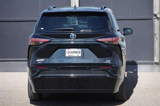 2023 toyota sienna xse