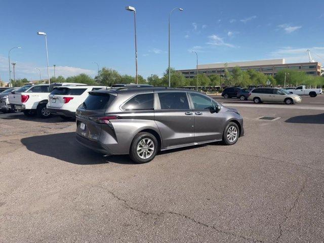 2023 toyota sienna xle