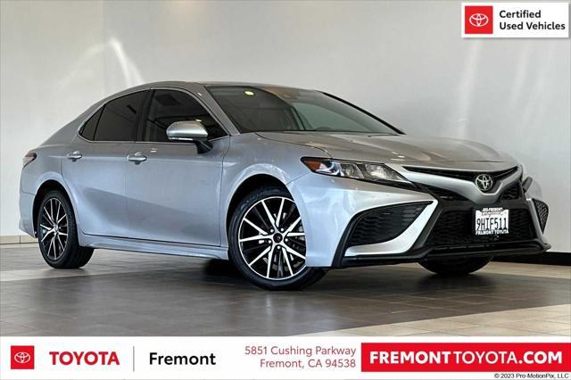 2022 toyota camry se