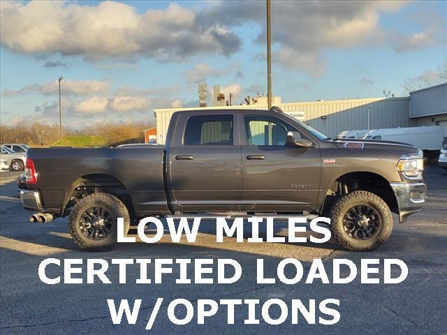 2022 ram 2500 tradesman crew cab 4x4 64' box