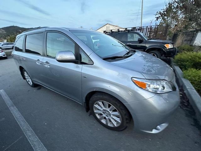 2016 toyota sienna le