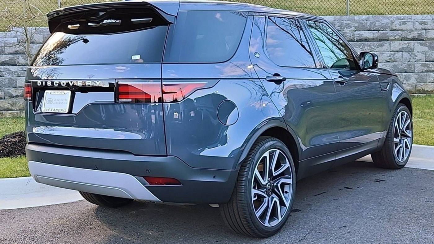 2024 land rover discovery p300 s