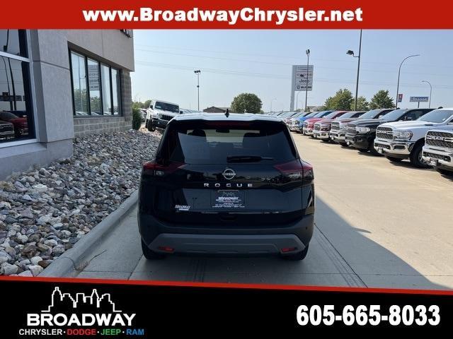 2023 nissan rogue s