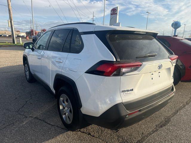 2021 toyota rav4 le