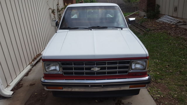 1989 chevy s10 tahoe long bed truck. no reserve auction