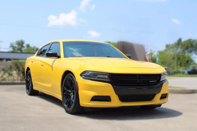 2017 dodge charger se