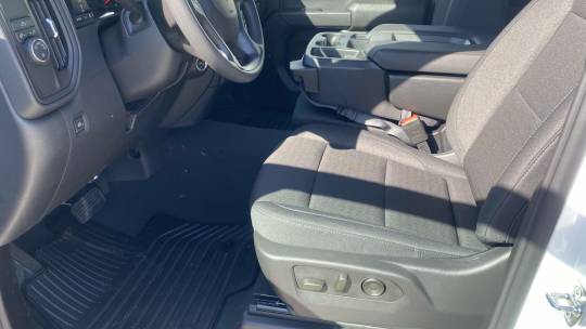 new 2024 chevrolet silverado 1500 custom crew cab short bed 2wd