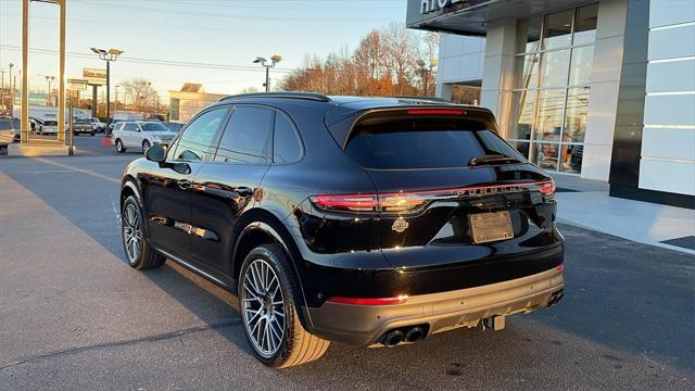 2023 porsche cayenne platinum edition