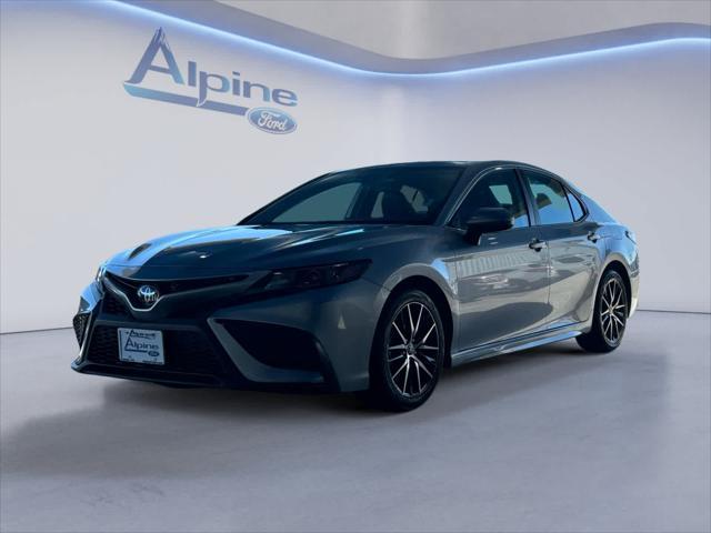 2021 toyota camry se