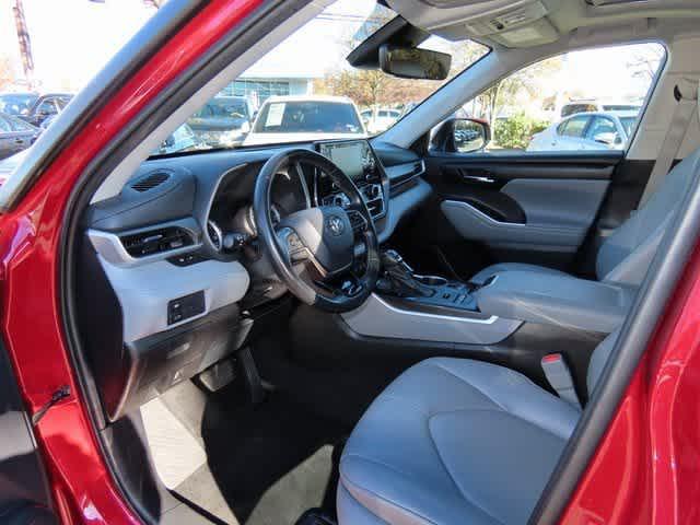 2021 toyota highlander xle