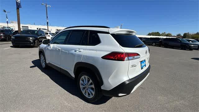 2022 toyota corolla cross le