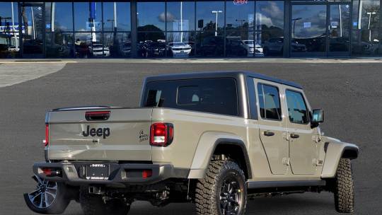 2023 Jeep Gladiator
