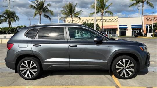 2022 volkswagen taos se