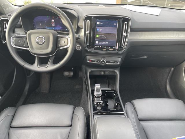2024 volvo xc40 b5 plus bright theme