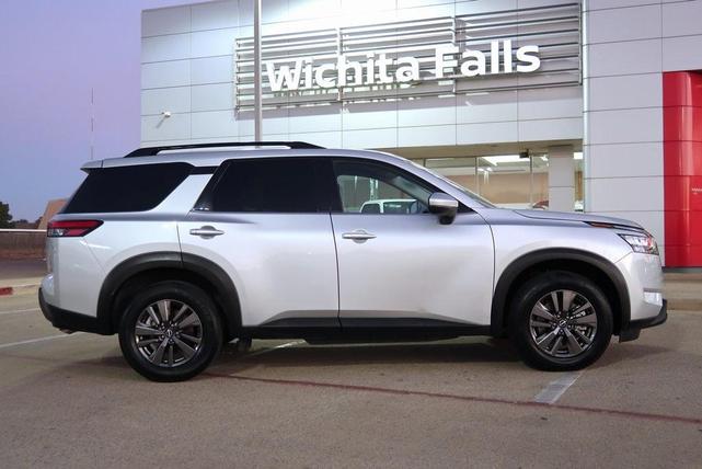 2022 nissan pathfinder sv