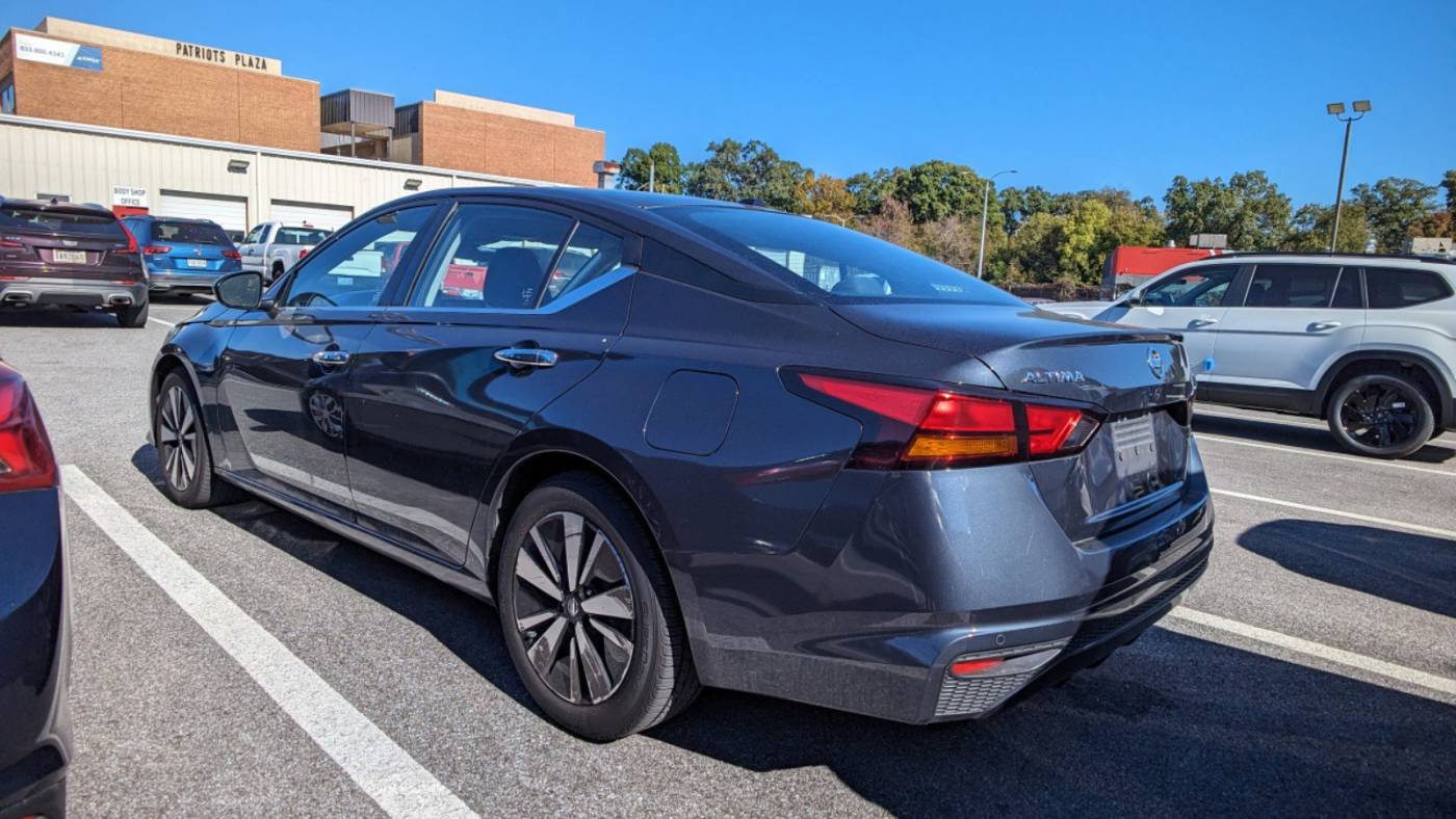 2021 nissan altima 2.5 sv