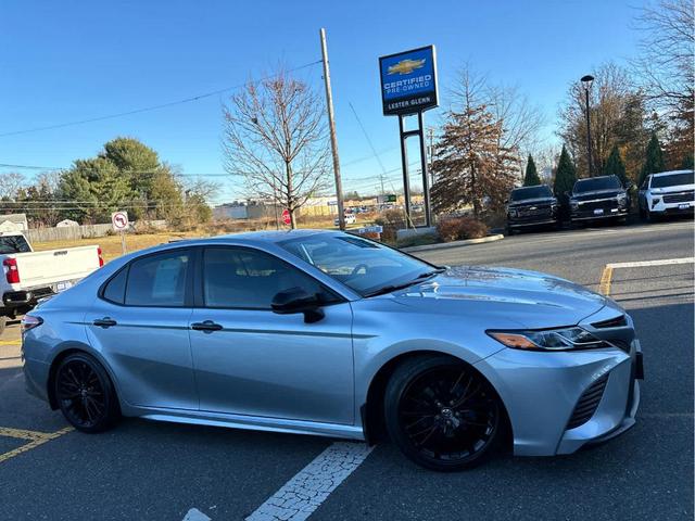 2019 toyota camry se