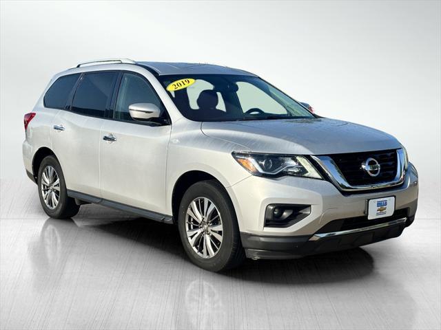 2019 nissan pathfinder sv