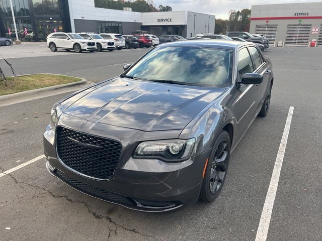 2021 chrysler 300 touring