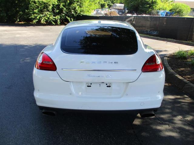 2011 porsche panamera base
