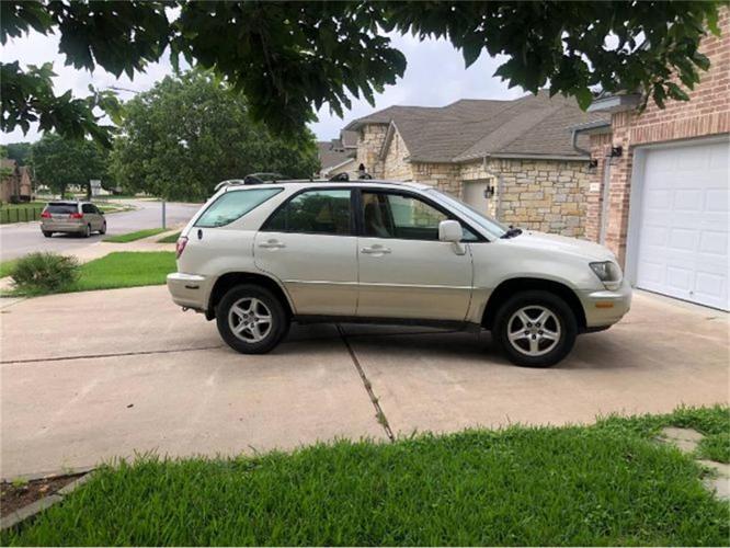 2000 lexus rx350 in cadillac, michigan