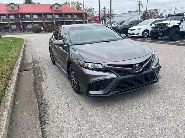 2023 toyota camry hybrid se