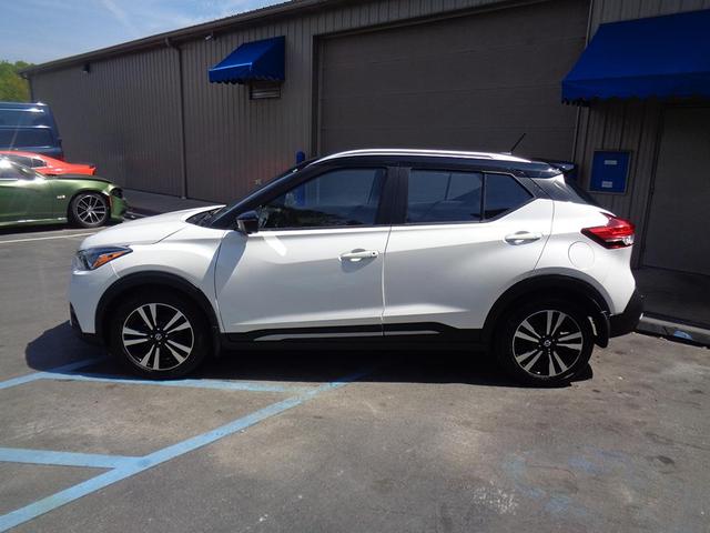 2020 nissan kicks sr