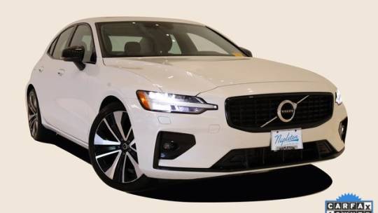2022 volvo s60 b5 momentum