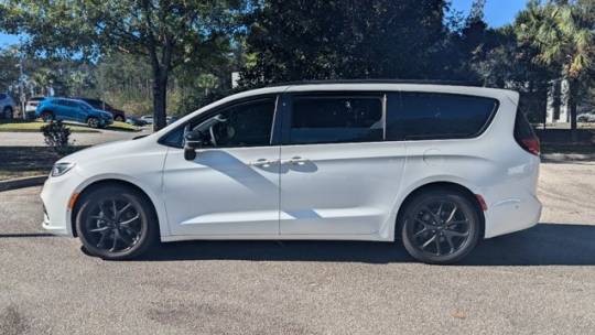 2024 Chrysler Pacifica
