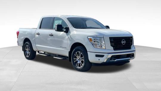 2024 Nissan Titan sv
