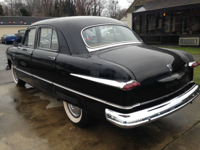 1951 ford 4 door deluxe