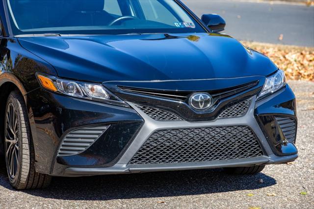 2018 toyota camry se