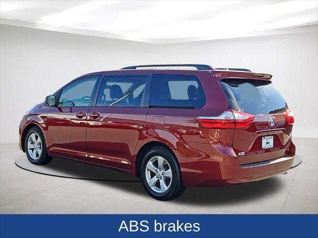 2016 toyota sienna le