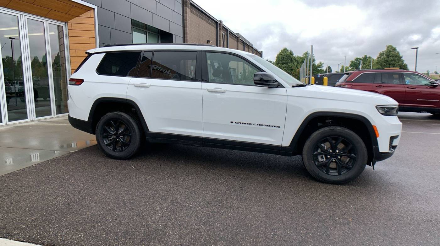 2024 jeep grand cherokee l altitude