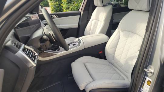 2025 BMW X7