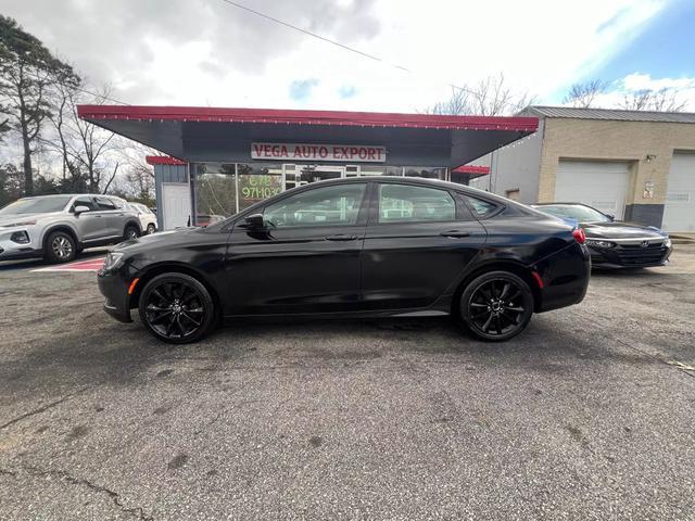 2015 chrysler 200 s