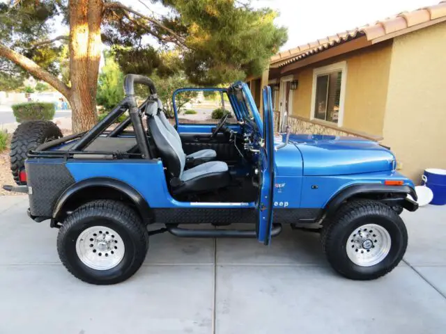 1984 jeep cj7 v8 motor -- 700r4 auto trans - nice body & paint - see video