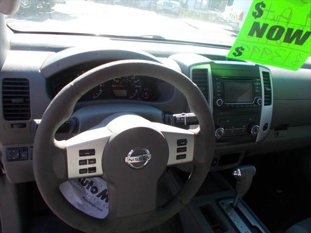 2016 nissan frontier sv