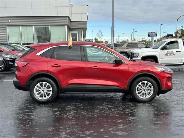2022 ford escape se