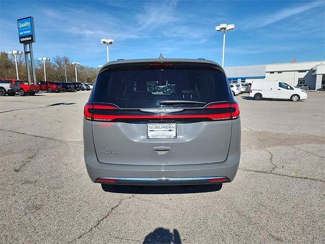 2022 chrysler pacifica touring l
