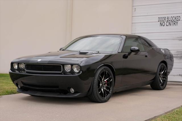 2008 dodge challenger srt8