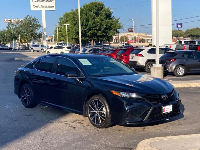 2021 toyota camry se