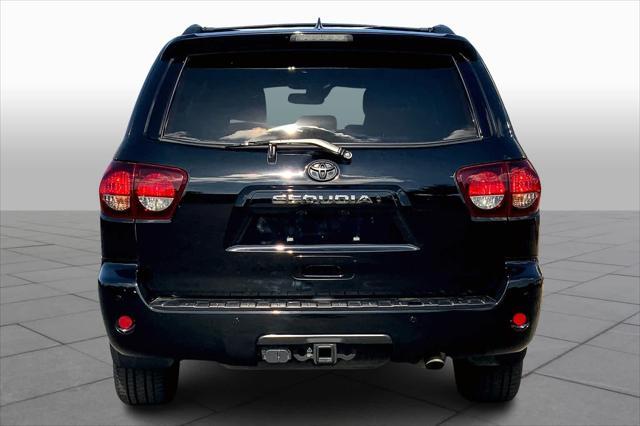 2021 toyota sequoia base