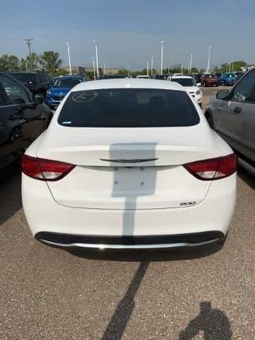 2016 chrysler 200 limited 4dr front-wheel drive sedan in sterling heights, michigan