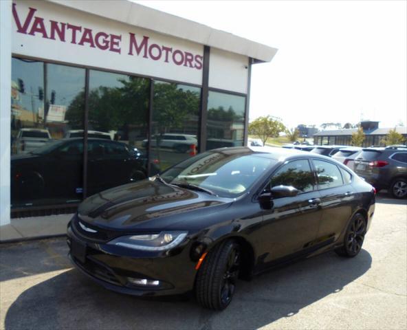 2015 chrysler 200 s