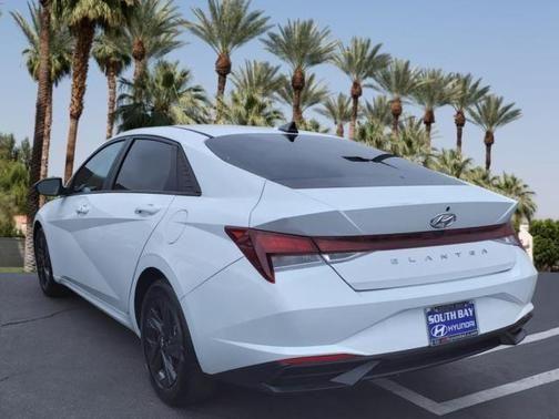 2022 hyundai elantra