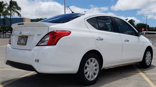 2018 nissan versa sv